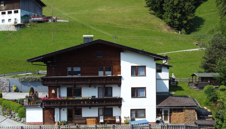 Foto 1 - Appartamento con 3 camere da letto a Aschau im Zillertal con giardino