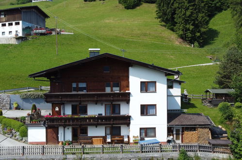 Foto 1 - Appartamento con 3 camere da letto a Aschau im Zillertal con giardino