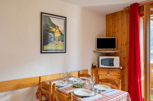 Foto 12 - Apartment mit 1 Schlafzimmer in Saint-Gervais-les-Bains mit blick auf die berge