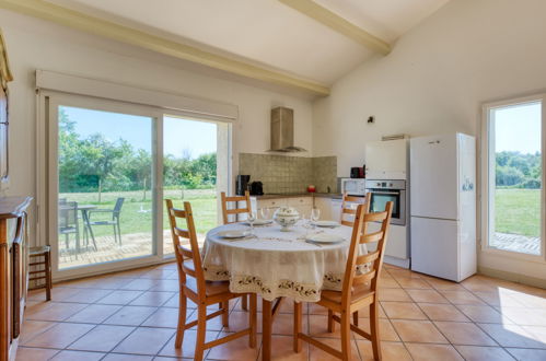 Foto 4 - Casa con 3 camere da letto a Gaillan-en-Médoc con giardino e terrazza