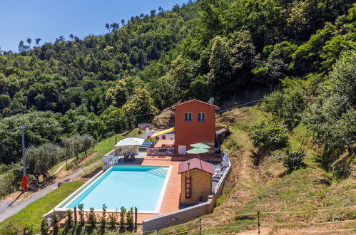 Foto 44 - Casa de 2 habitaciones en Pescia con piscina privada y jardín