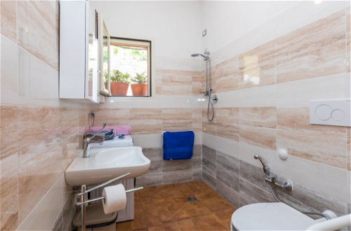 Photo 19 - 2 bedroom House in Pescia with private pool and garden