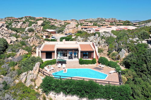 Foto 1 - Casa de 3 habitaciones en Trinità d'Agultu e Vignola con piscina privada y jardín