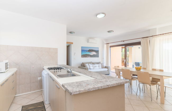 Casa de 4 quartos em Trinità d'Agultu e Vignola com piscina e jardim - Foto 9