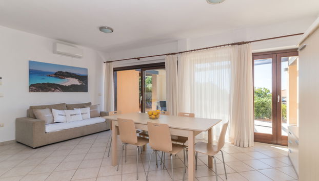 4 bedroom House in Trinità d'Agultu e Vignola with swimming pool and garden - Photo 5