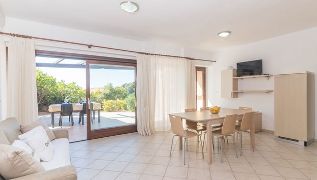 Maison de 4 chambres à Trinità d'Agultu e Vignola avec piscine et jardin - Photo 4