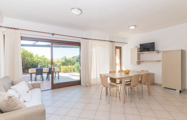 Casa de 4 quartos em Trinità d'Agultu e Vignola com piscina e jardim - Foto 4