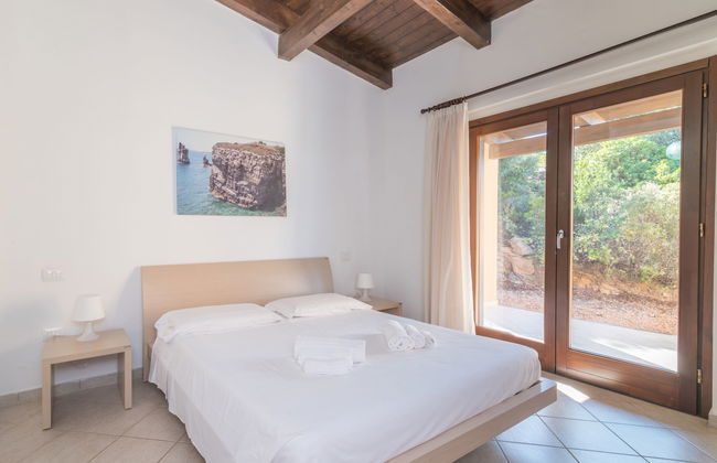 Casa de 4 quartos em Trinità d'Agultu e Vignola com piscina e jardim - Foto 12
