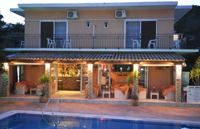Makis Apartments - Foto 10