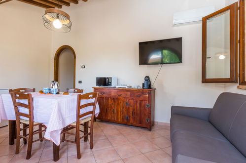 Foto 5 - Apartamento de 1 quarto em Montecatini Val di Cecina com piscina e terraço