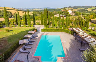 Photo 2 - Appartement de 2 chambres à Montecatini Val di Cecina avec piscine et jardin