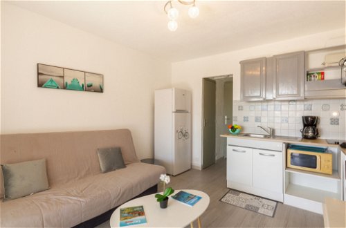 Foto 6 - Apartamento de 1 habitación en Fréjus con jardín y vistas al mar