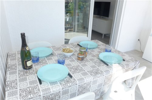 Photo 9 - 1 bedroom Apartment in Fréjus with garden and sea view