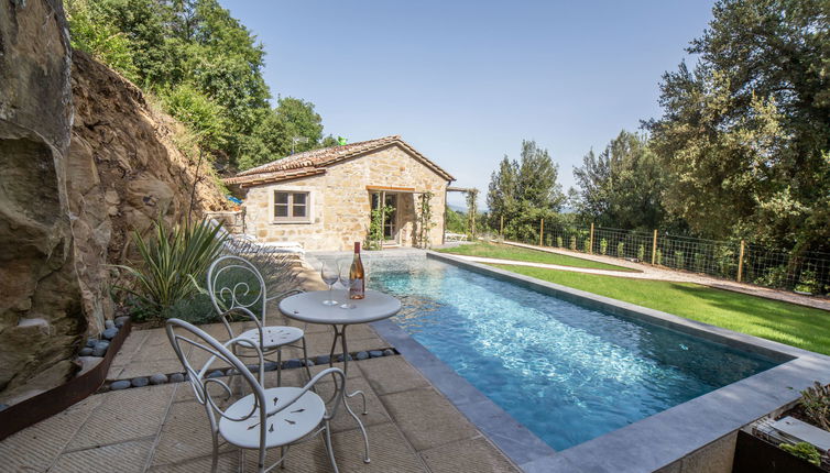 Foto 1 - Casa de 1 quarto em Passignano sul Trasimeno com piscina privada e vista para a montanha