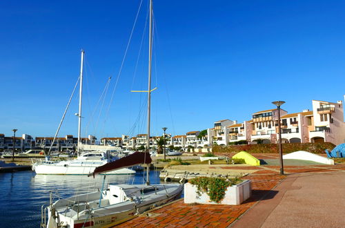 Photo 20 - 2 bedroom Apartment in Le Barcarès with swimming pool and sea view