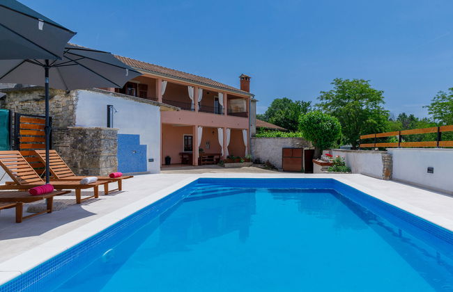 Casa de 4 quartos em Žminj com piscina privada e jardim - Foto 1