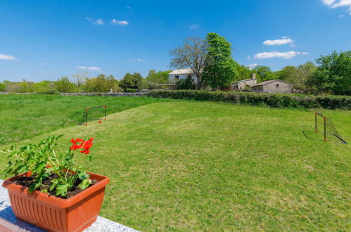 Foto 15 - Casa con 3 camere da letto a Žminj con piscina privata e giardino