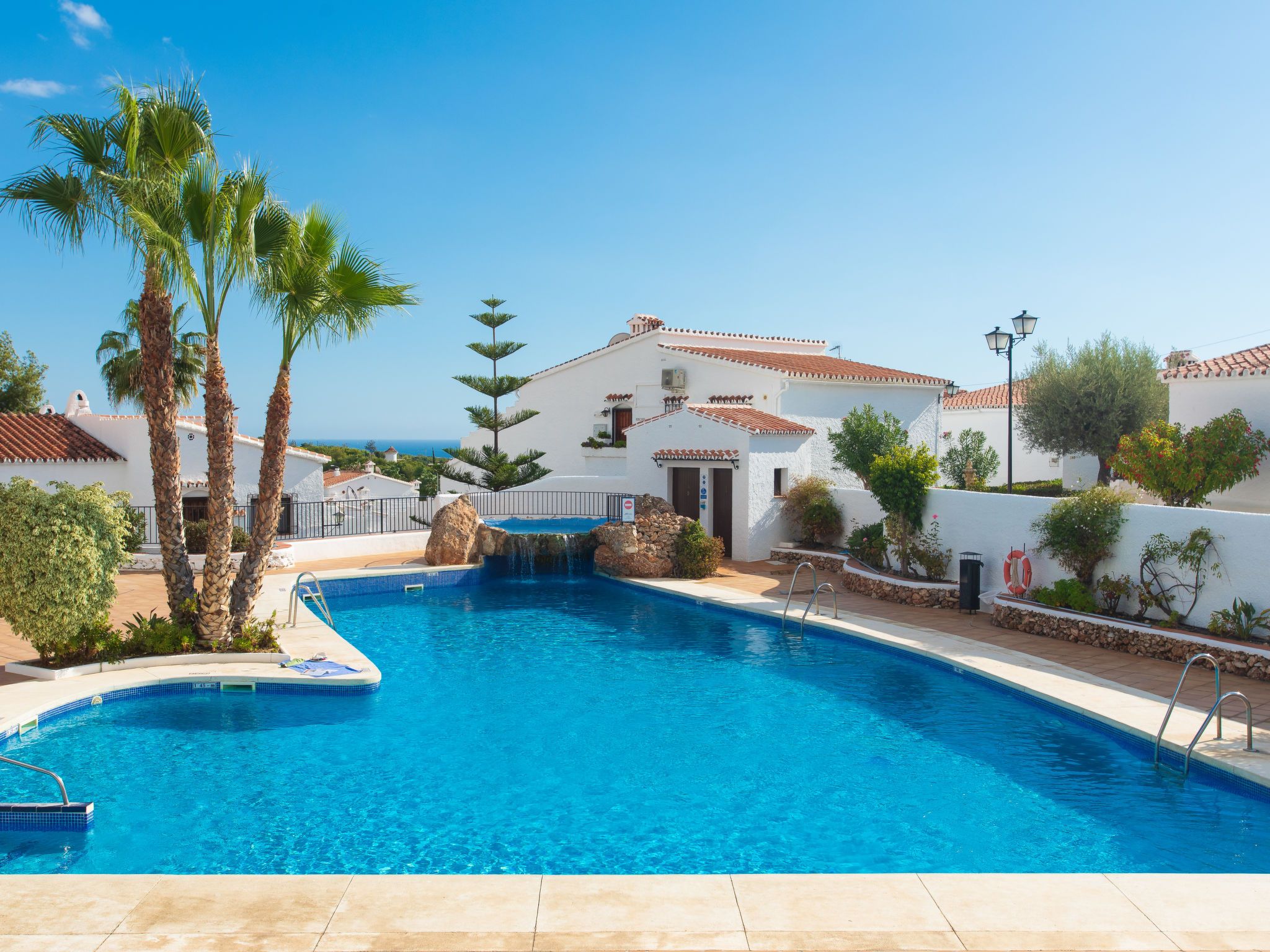 Foto 1 - Casa de 1 quarto em Nerja com piscina e vistas do mar