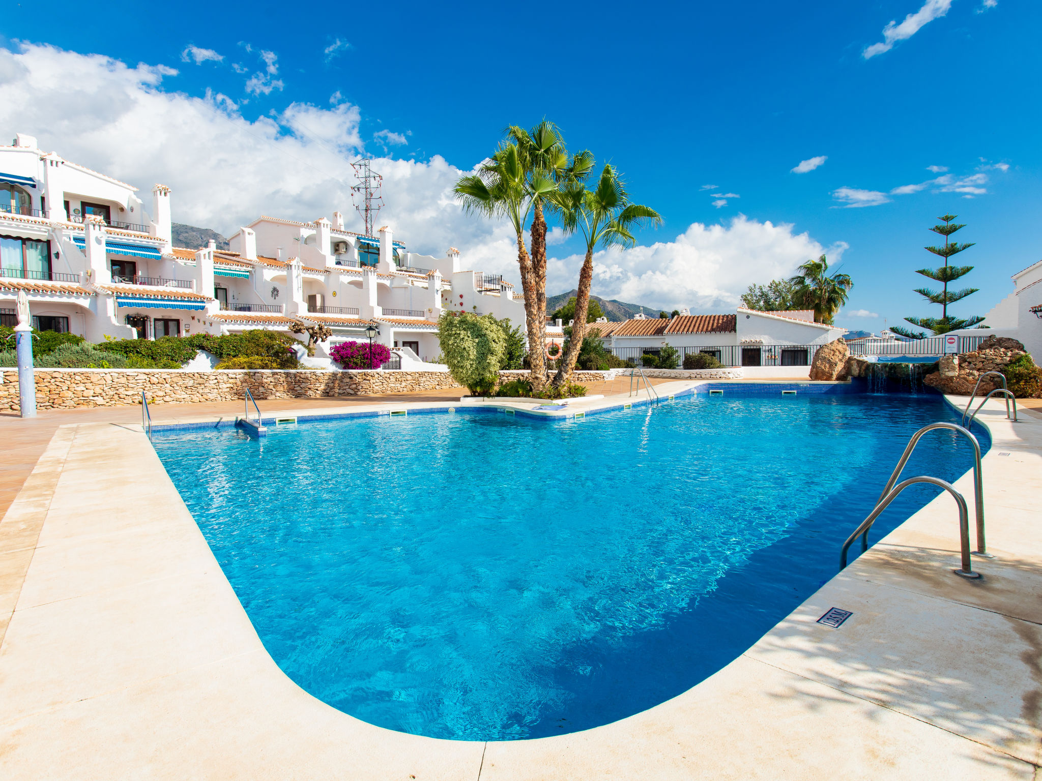 Photo 9 - Appartement de 2 chambres à Nerja avec piscine et vues à la mer