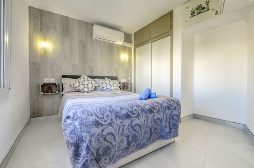 Foto 4 - Appartamento con 1 camera da letto a Roses con terrazza