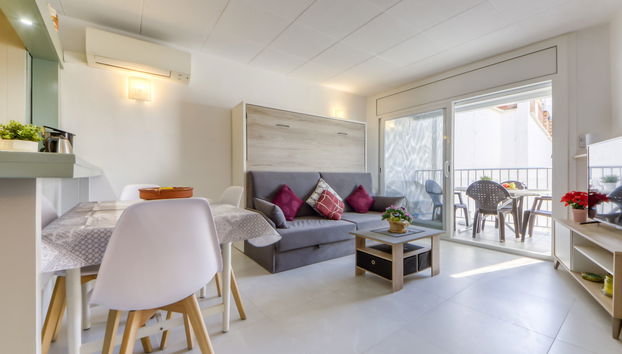 2 bedroom Apartment in Roses with terrace - Photo 2