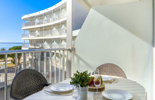 2 bedroom Apartment in Roses with terrace - Photo 1