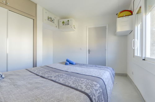 Foto 14 - Appartamento con 1 camera da letto a Roses con terrazza e vista mare