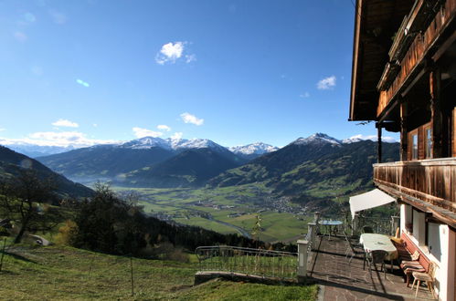 Foto 7 - Appartamento con 4 camere da letto a Hart im Zillertal con giardino