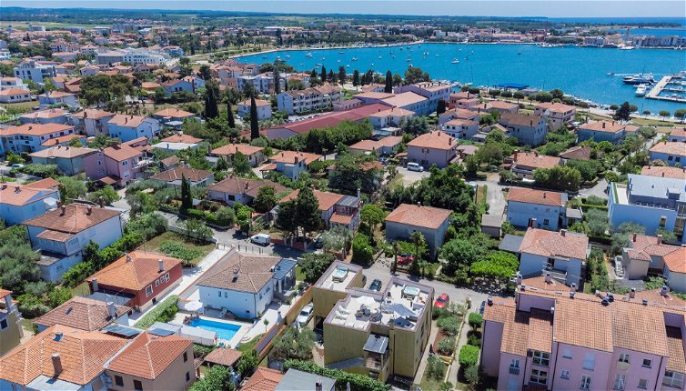 Photo 1 - 2 bedroom Apartment in Umag with swimming pool and sea view