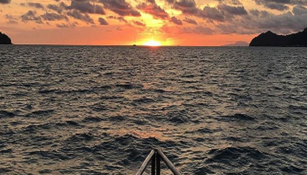 Charming Sunset Cruise with Dinner - Photo 1