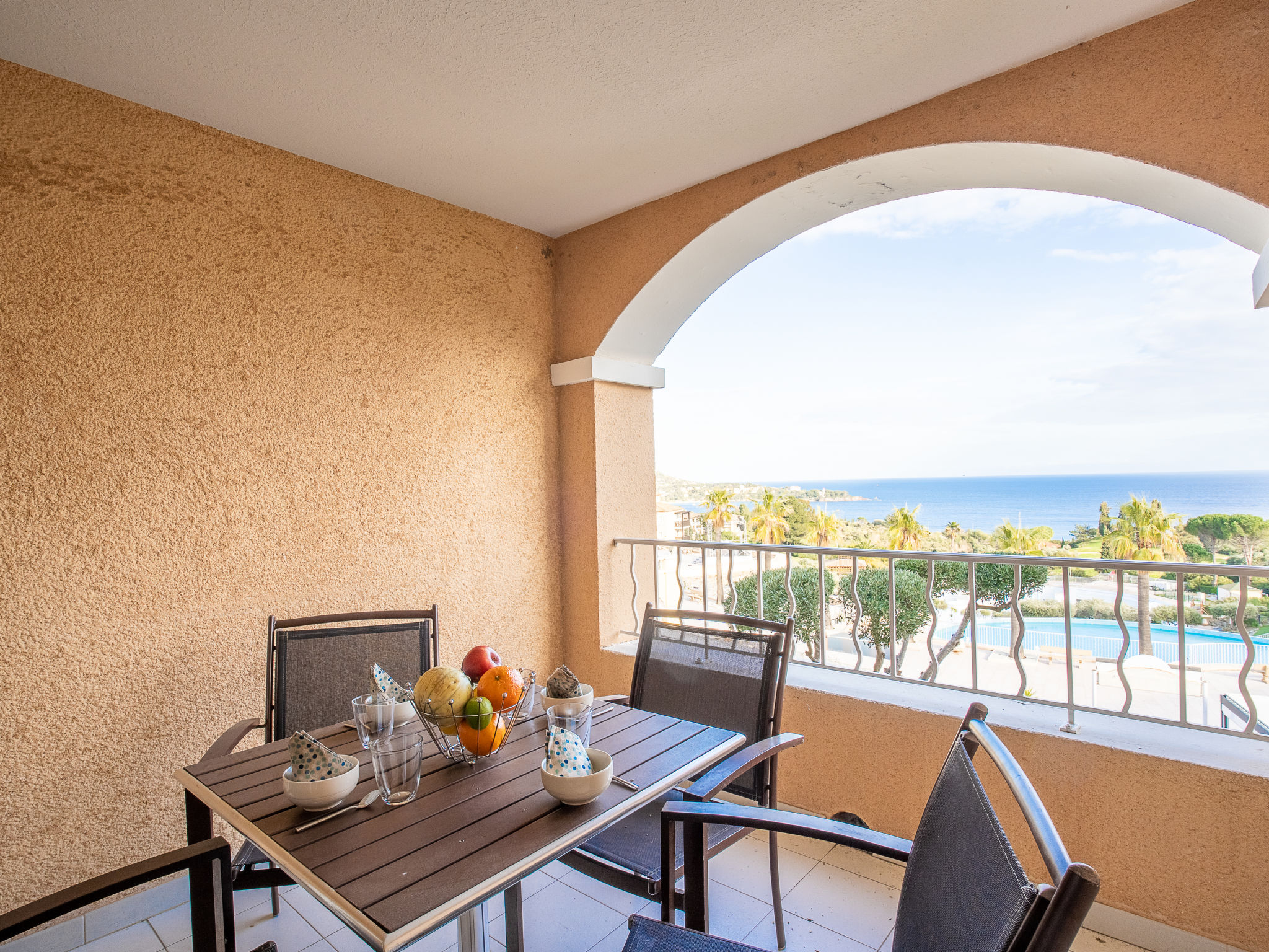 Photo 1 - Appartement de 1 chambre à Saint-Raphaël avec piscine et vues à la mer