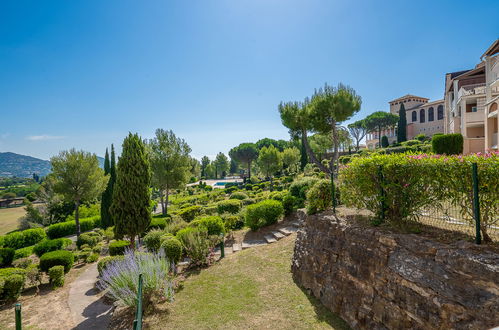 Photo 24 - 2 bedroom Apartment in Saint-Raphaël with swimming pool and garden