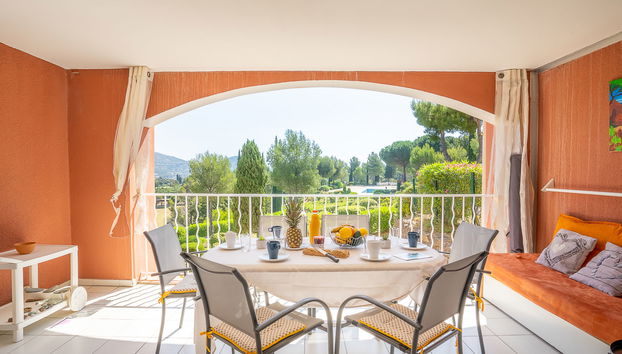 Apartment mit 2 Schlafzimmern in Saint-Raphaël mit schwimmbad und garten - Foto 4