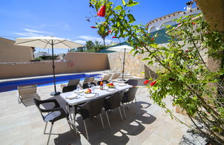 Foto 2 - Casa de 4 quartos em Calp com piscina privada e vistas do mar