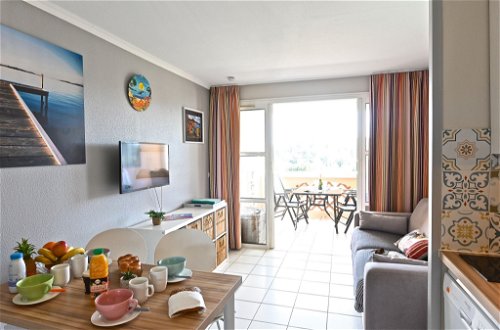 Photo 8 - 1 bedroom Apartment in Saint-Raphaël with swimming pool and sea view