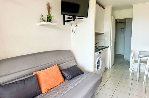 Foto 16 - Apartamento de 1 quarto em Saint-Raphaël com piscina e jardim