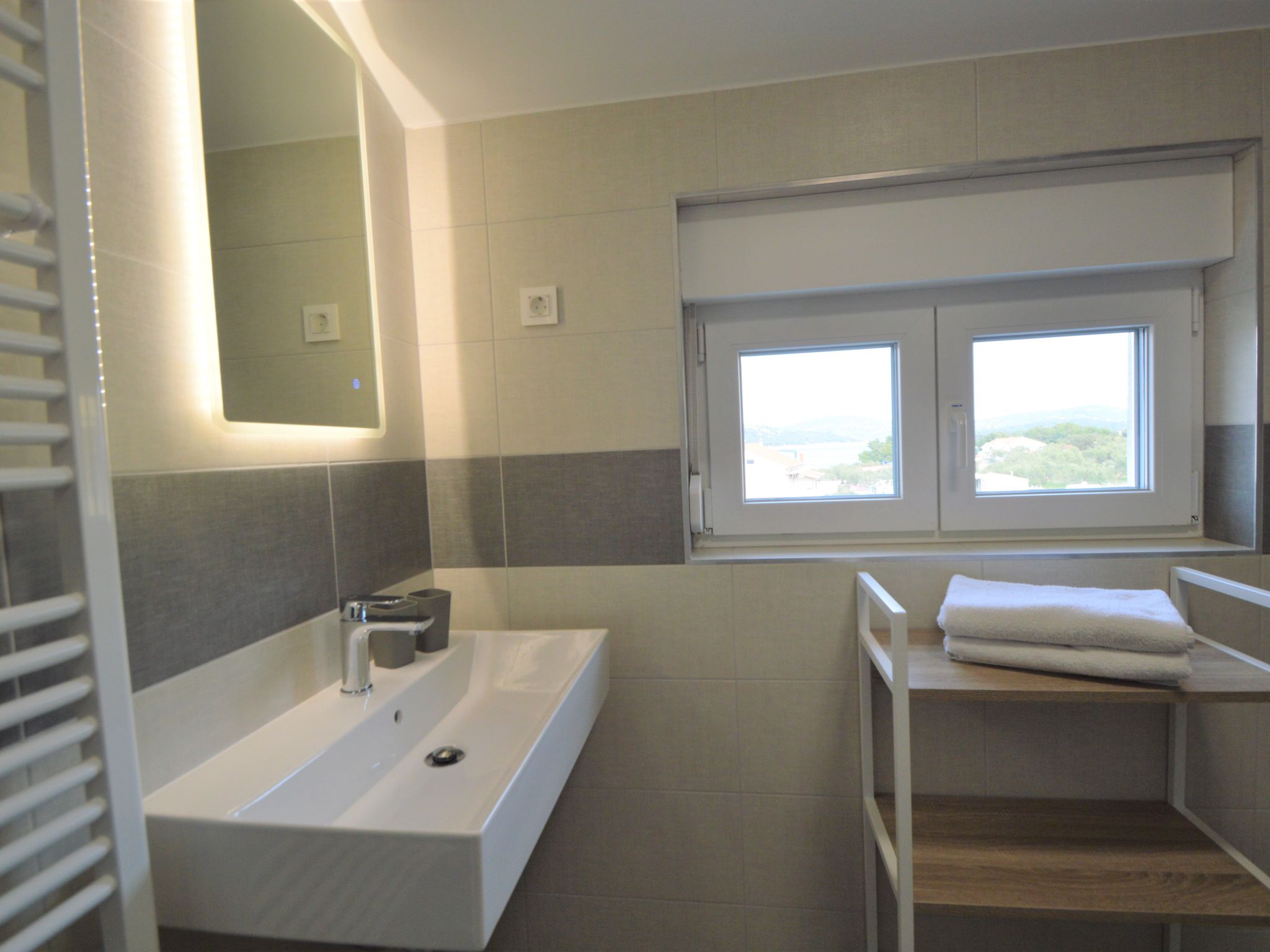 Foto 13 - Apartamento de 1 habitación en Tisno con vistas al mar