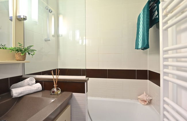 Apartamento de 1 quarto em Saint-Raphaël com piscina e jardim - Foto 14