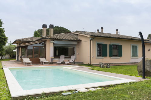 Foto 1 - Casa con 4 camere da letto a Sutri con piscina privata e giardino