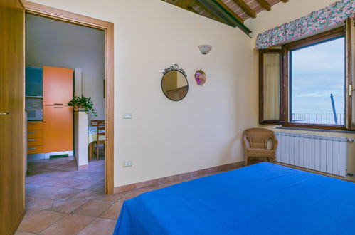 Foto 16 - Apartment mit 1 Schlafzimmer in Lamporecchio mit schwimmbad und terrasse