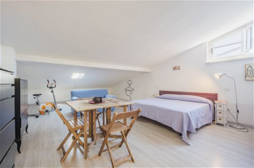 Foto 15 - Casa con 2 camere da letto a Viareggio con giardino e vista mare