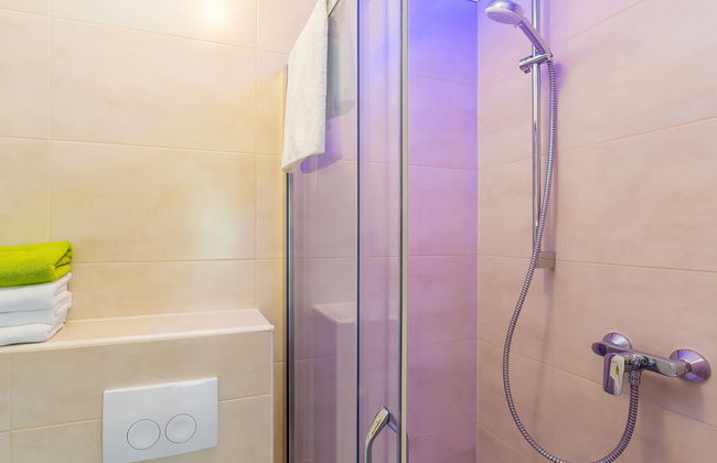 Casa de 4 quartos em Malinska-Dubašnica com piscina privada e jardim - Foto 32