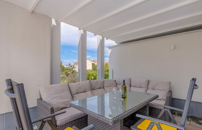 Casa de 4 quartos em Malinska-Dubašnica com piscina privada e jardim - Foto 14