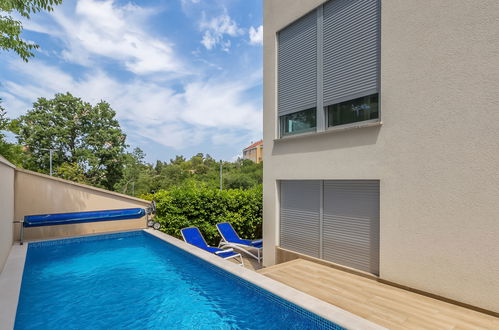 Foto 25 - Casa con 3 camere da letto a Malinska-Dubašnica con piscina privata e vista mare