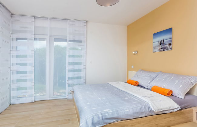 Casa de 4 quartos em Malinska-Dubašnica com piscina privada e jardim - Foto 26