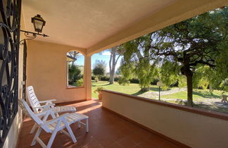 Photo 3 - 2 bedroom Apartment in Casale Marittimo with garden and sea view