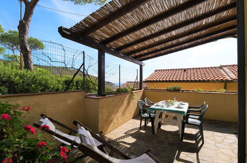 Photo 12 - 1 bedroom Apartment in Capoliveri with garden and terrace