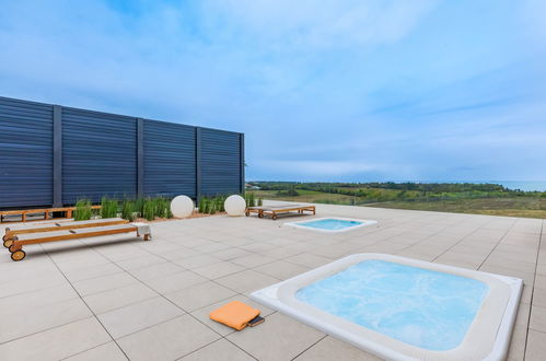 Photo 24 - Maison de 4 chambres à Umag avec piscine et jardin