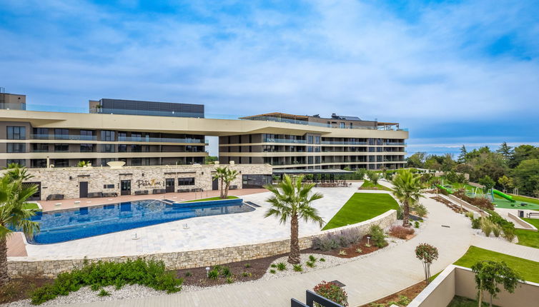 Photo 1 - Maison de 4 chambres à Umag avec piscine et terrasse