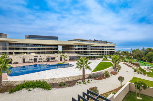 Foto 1 - Casa de 4 habitaciones en Umag con piscina y jardín